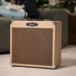 Cort gitárerősítő zengetővel, 15 Watt, világos homok